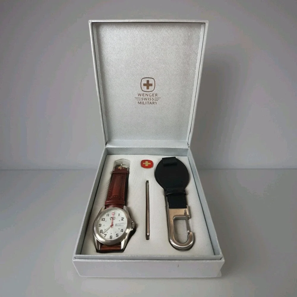 Wenger Swiss Military Watch Gift Set Vintage 90s Leather Band & Clip 7900X